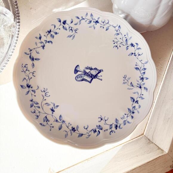 Lenox Les Seasons L’Hiver Winter Blue and White Scallop Dinner Plate Trumpet‎ - Picture 1 of 10